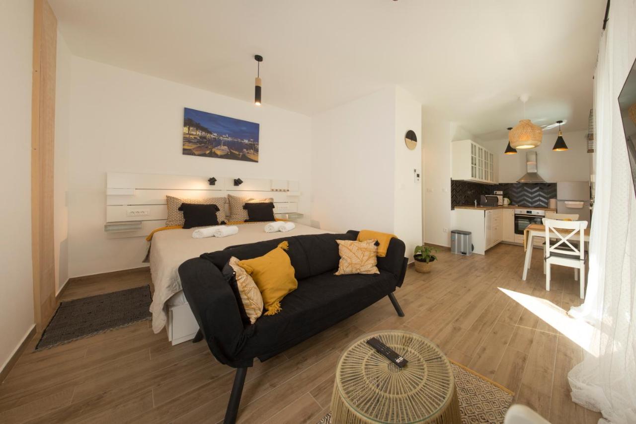 Studio And Hot Tub Split Ngoại thất bức ảnh