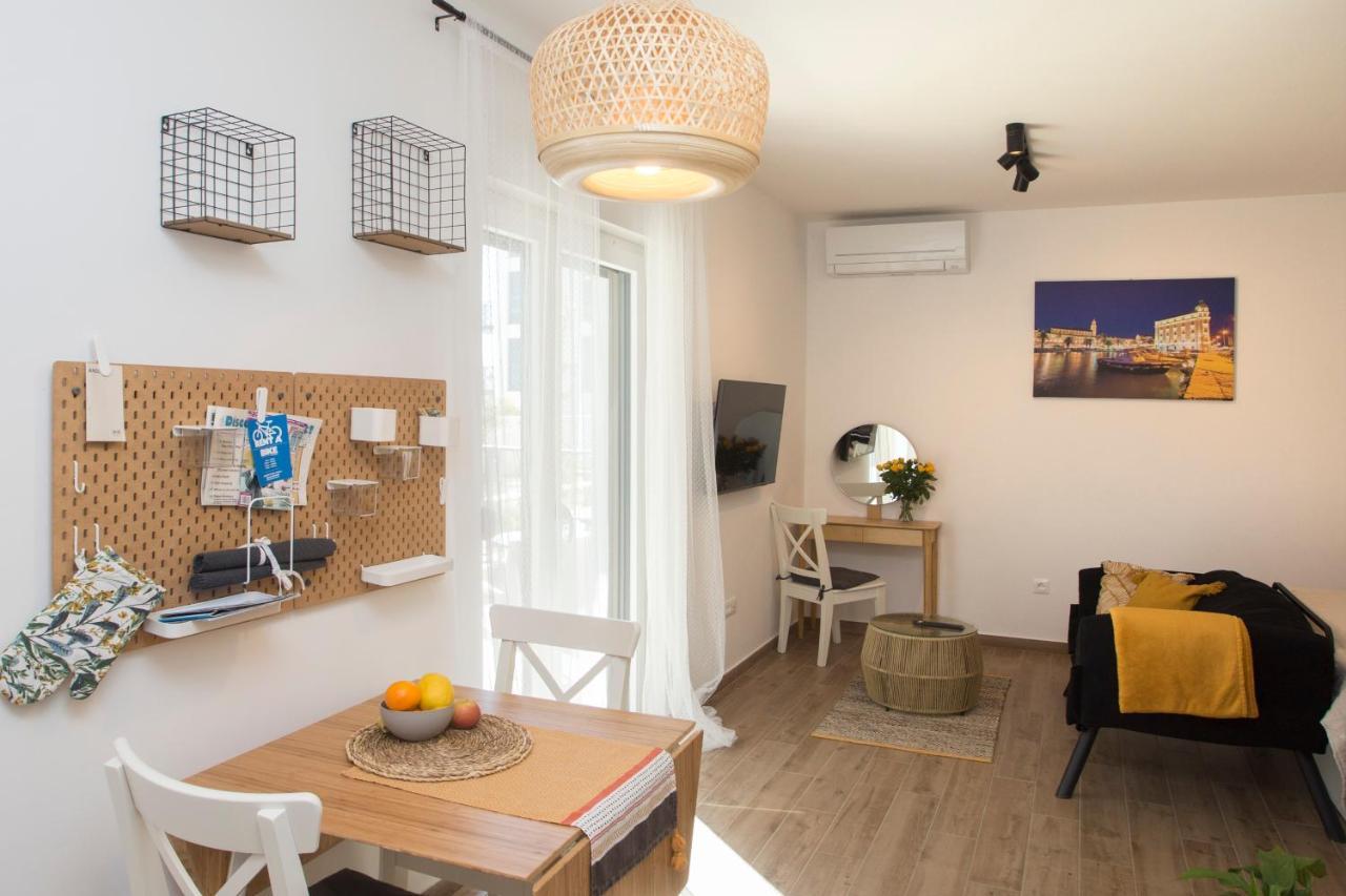 Studio And Hot Tub Split Ngoại thất bức ảnh
