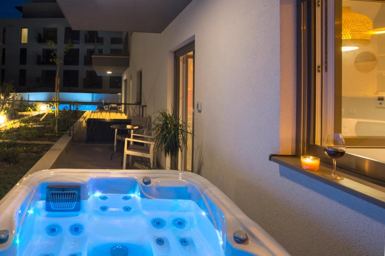 Studio And Hot Tub Split Ngoại thất bức ảnh